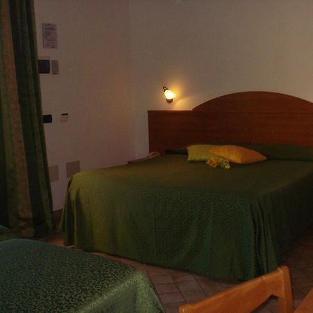 Carlo'S Hotel Castagneto Carducci Exteriör bild