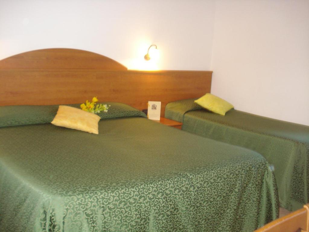 Carlo'S Hotel Castagneto Carducci Rum bild