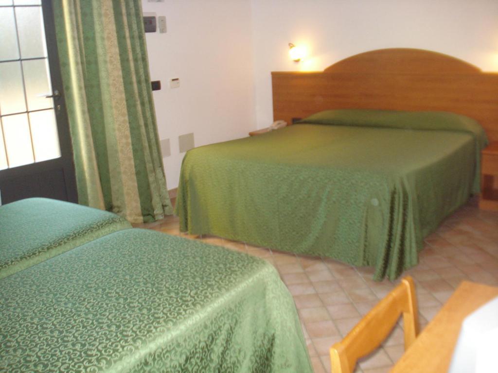Carlo'S Hotel Castagneto Carducci Rum bild
